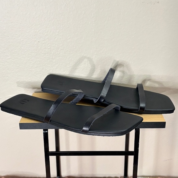 GAP Black Leather Strap Minimalistic Square Toe Slip-on Sandal Size 9 - Picture 6 of 10